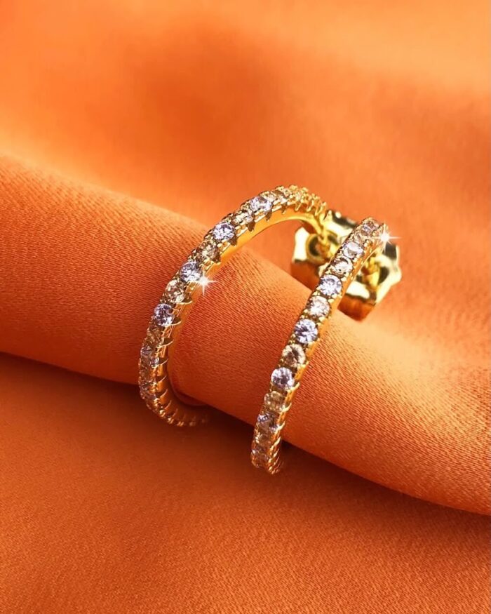 Örhänge Celine hoop guld strass, från By Jolima