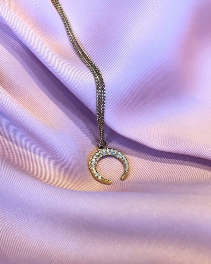 Halsband Crystal moon, från By Jolima
